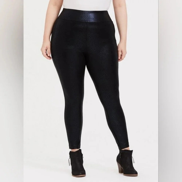 Torrid Pixie Skinny Studio Luxe Ponte High-Rise Pant, Color Black Size 1X - Picture 1 of 13